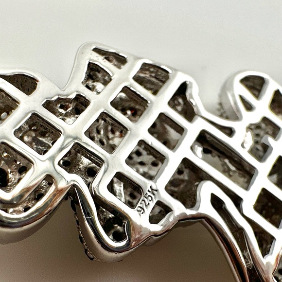 925 Sterling Silver Mickey Mouse Round Cut 3D Round Necklace - Picture 6 of 10